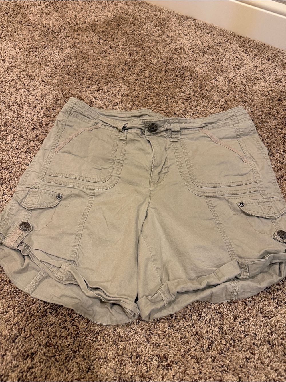 Casual Women's Cargo Bermudas in Light Gray